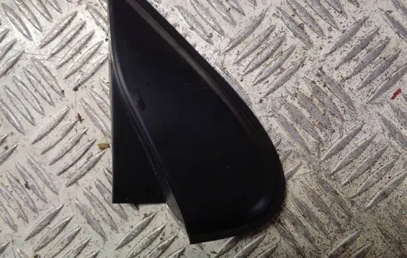 Nissan Pulsar Fender trim (molding) 638703ZL0A