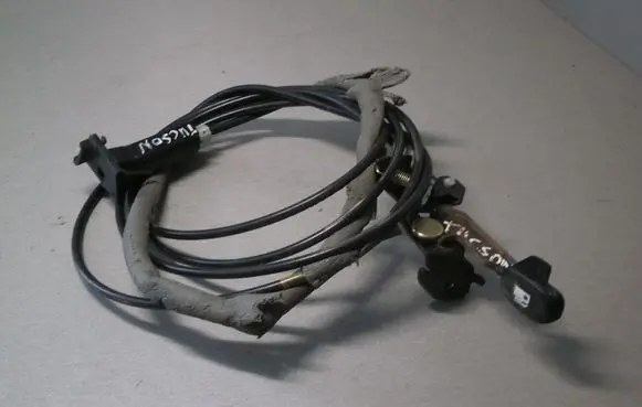Hyundai Tucson JM Fuel cap flap release cable 