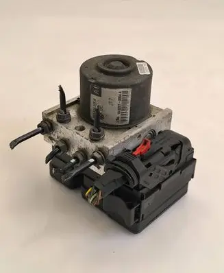 Skoda Octavia Mk2 (1Z) ABS Pump 10097003153 1K0907379P 00009496E5