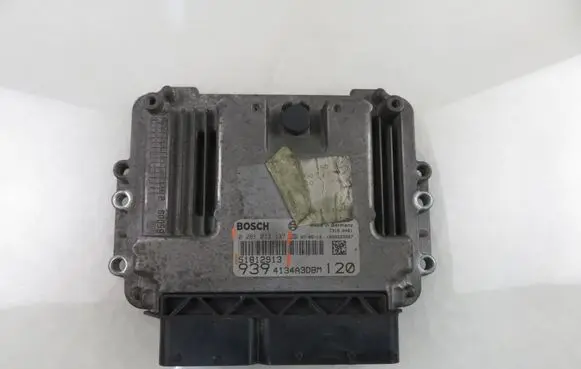 Alfa Romeo 159 Engine control unit/module 51812913 0281013137