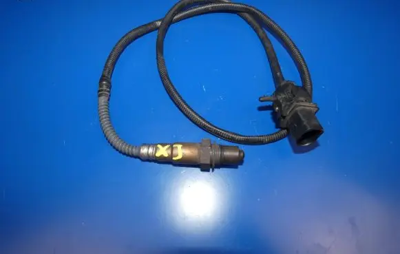 Jaguar XJ X351 Lambda probe sensor 9X2Q9D375AA 0281004125