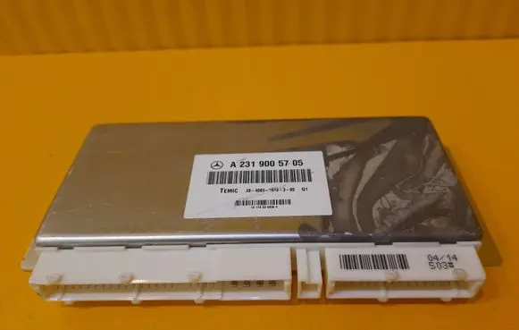 Mercedes-Benz SL R231 Air suspension control unit module (rear) A2319005705