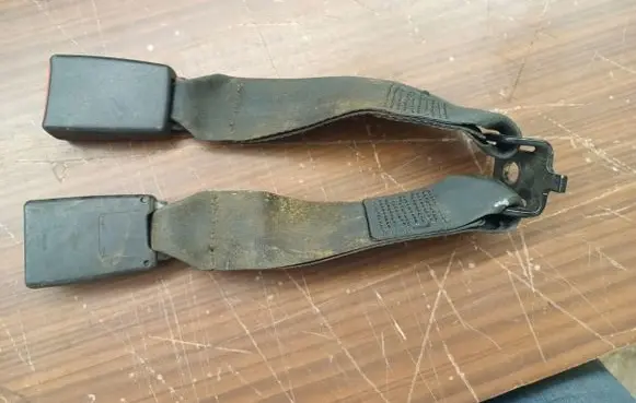 Citroen Xsara Middle seatbelt buckle (rear) 9637496977