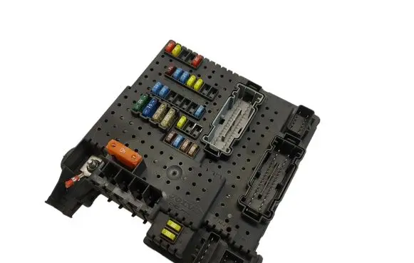 Volvo S60 Fuse module 30728512 28017881 05W233