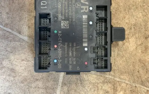 Mercedes-Benz E W212 Door control unit/module A2129019208
