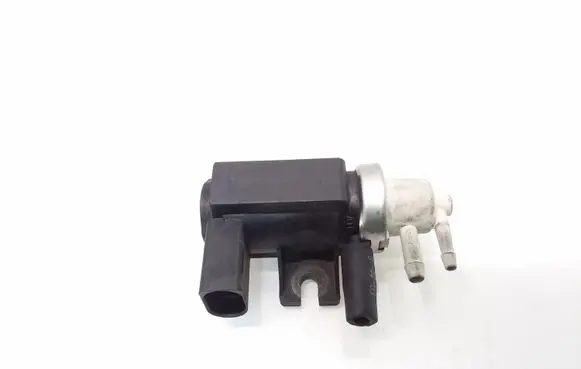 Audi A4 S4 B7 8E 8H Turbo solenoid valve 1J0906627B