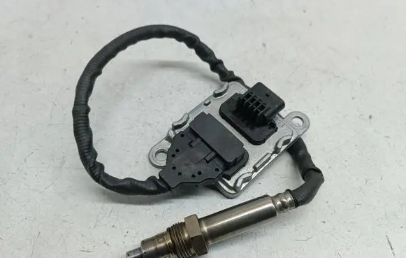 Mercedes-Benz E W213 Lambda probe sensor A0009058011 SNS1005A 0009058011