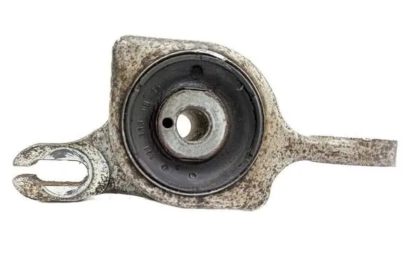 Mercedes-Benz R W251 Front wishbone bush 2513330814 20070021