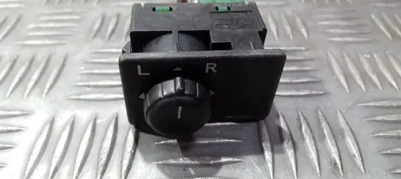 Nissan Primera Wing mirror switch