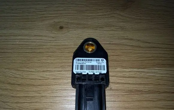Dodge Caliber Airbag deployment crash/impact sensor P04896065AA