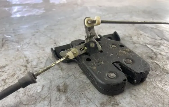 Audi A6 S6 C5 4B Tailgate/trunk/boot lock/catch/latch