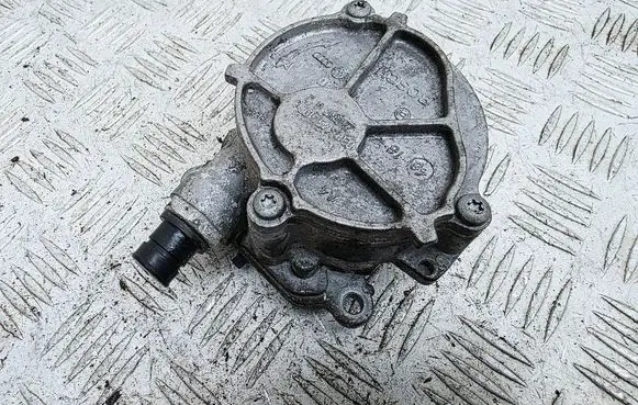 Volkswagen Atlas Vacuum pump 03H145100C