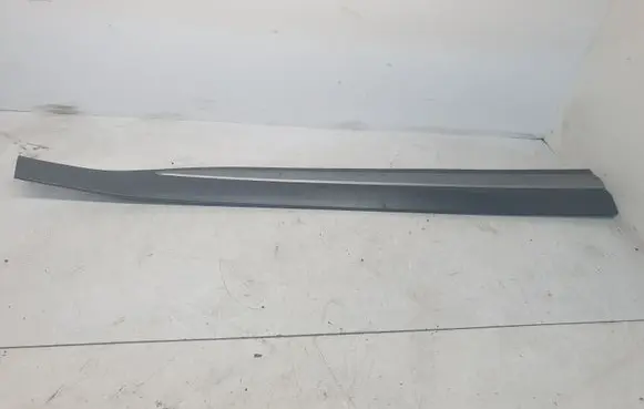 Hyundai i40 Front door trim (molding) 87721J9500
