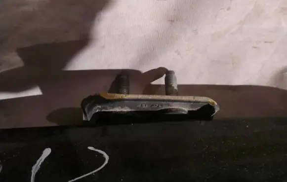 Volvo V50 Tailgate/trunk/boot hinge