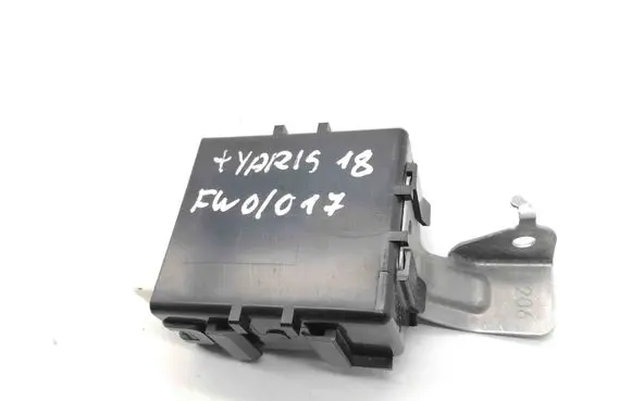 Toyota Yaris Other devices 859400D030