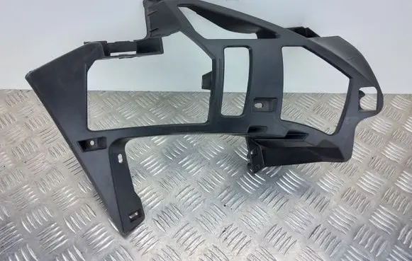 Front bumper mounting bracket