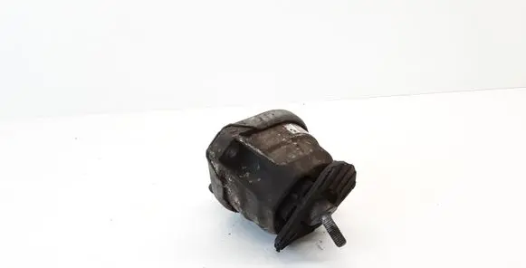BMW 5 E60 E61 Engine mount bracket 6769874