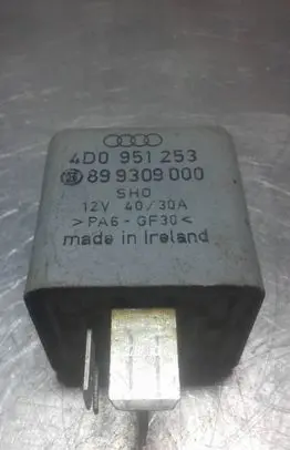 Volkswagen PASSAT B5.5 Other relay 4D0951253 899309000