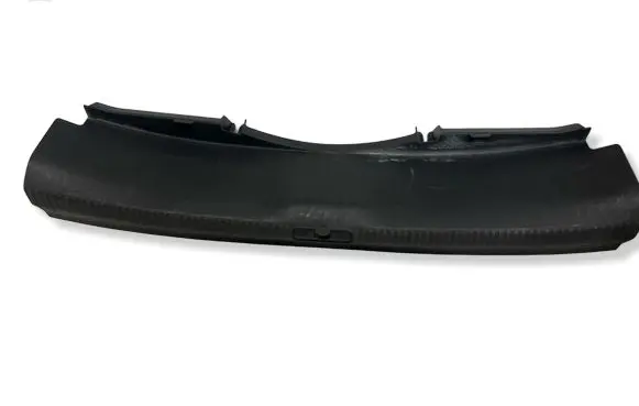 Trunk/boot sill cover protection