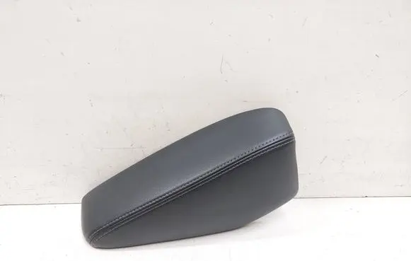 Mitsubishi Outlander Front door interior handle trim 7221B168