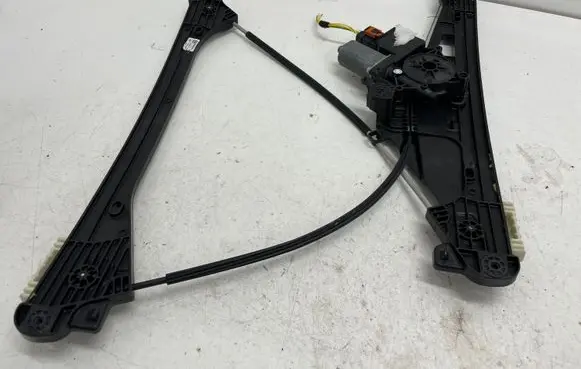Opel Grandland X Front door window regulator with motor 9830320780