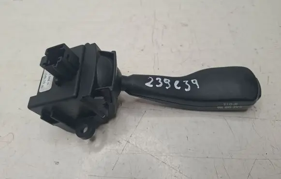 BMW 5 E39 Indicator stalk 8363668 01104010