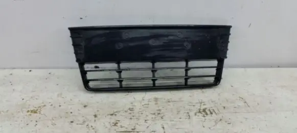 Ford Focus Front bumper lower grill BM5117K945E