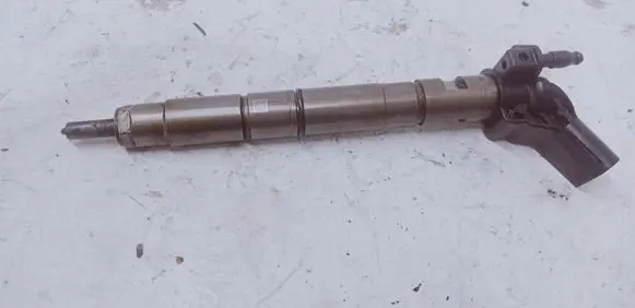Audi Q7 4L Fuel injector 059130277AH 0445115052
