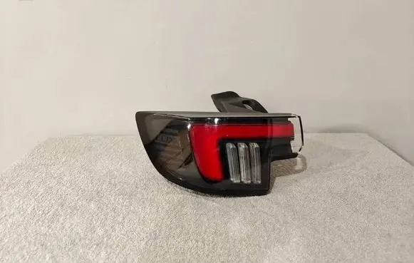 Opel Mokka B Rear/tail lights 9861335480