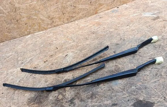 Opel Astra J Front wiper blade arm 13289887 13289888