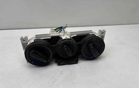 Volkswagen Golf IV Climate control unit 1J0820045F