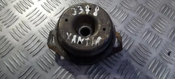 Citroen Xantia Engine mount bracket 