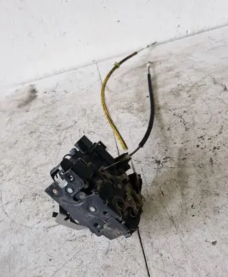 Audi A6 S6 C5 4B Rear door lock