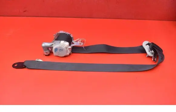 Subaru Forester SJ Front seatbelt 7T7310P