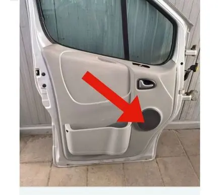 Renault Trafic II (X83) Front door speaker cover trim 7700812471