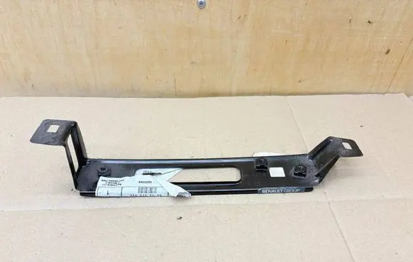 Renault Kadjar Fender mounting bracket 641351399R