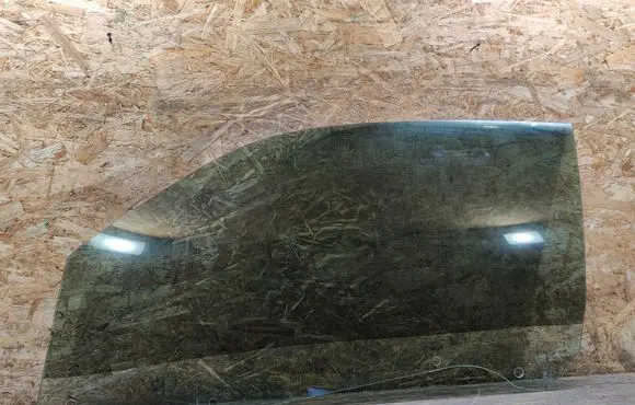 Maserati Coupe Front door window/glass (coupe) 
