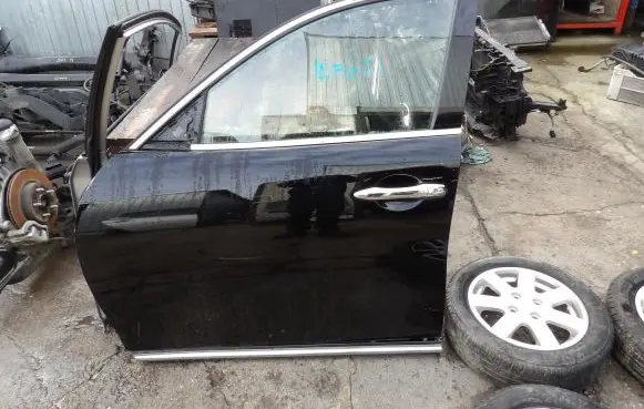 Infiniti FX Front door