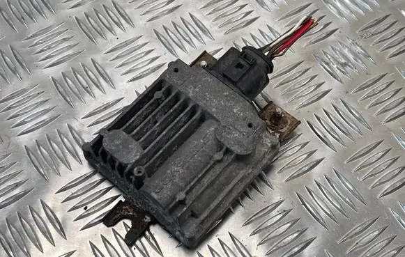 Volkswagen Touareg II Fuel injection pump control unit/module 7P0906093