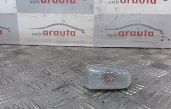 Citroen Berlingo Front fender indicator light