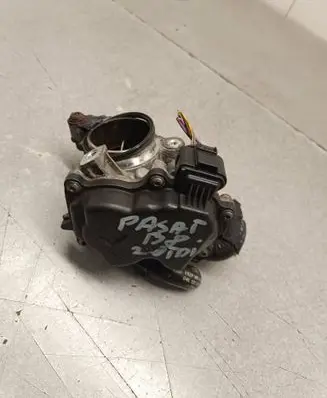 Volkswagen PASSAT B8 Throttle valve VS52906
