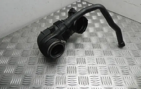 Mercedes-Benz C AMG W205 Air intake hose/pipe A6510905537 VD18898