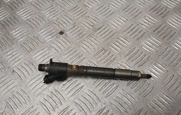 Volvo XC70 Fuel injector 31272690