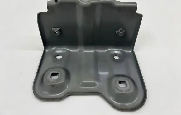 Renault Captur II Fender mounting bracket 663518628R