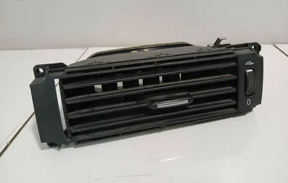 Volvo V70 Dash center air vent grill 64199J08
