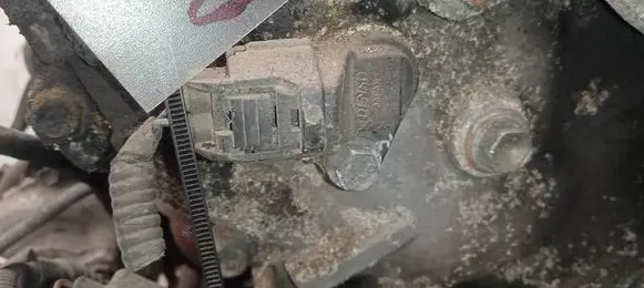Lexus IS 220D-250-350 Camshaft position sensor 