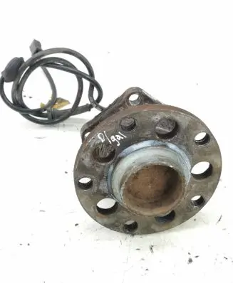 Audi A6 S6 C5 4B Rear wheel hub