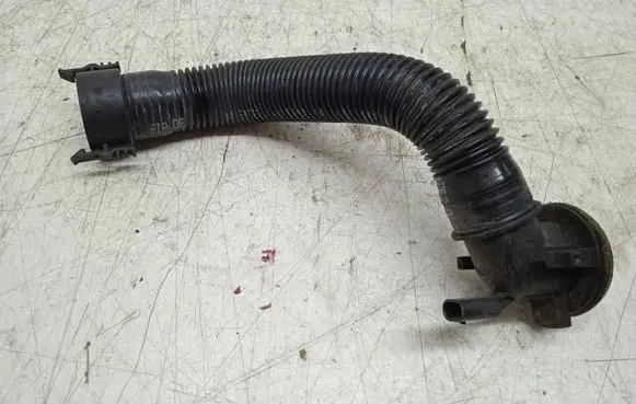 BMW 5 F10 F11 Breather hose/pipe 