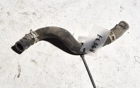 Toyota Auris 150 Engine coolant pipe/hose