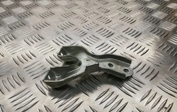Mercedes-Benz C W205 Engine mounting bracket A6510900727